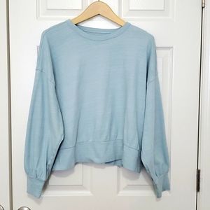 Nwot light blue wide sleeve pull over sweatshirt